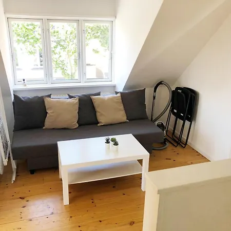 In With Free Parking Apartment