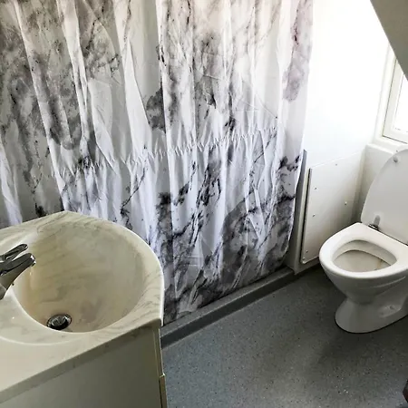 In With Free Parking Apartment